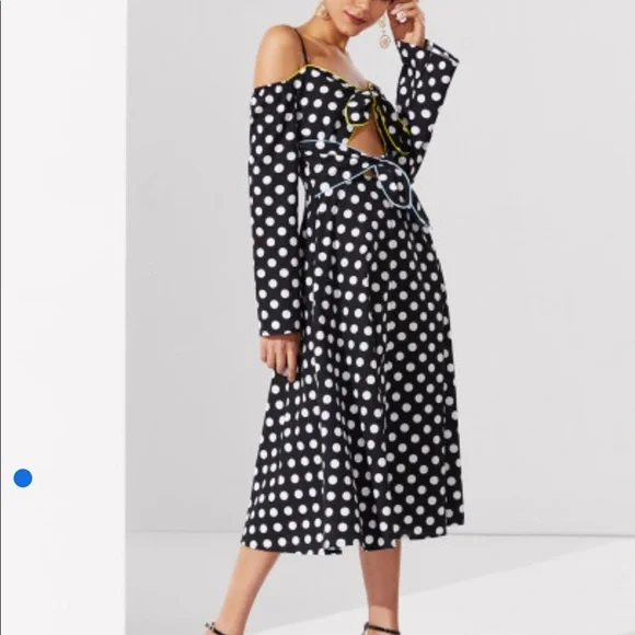 Knot Front Cold Shoulder Polka Dot Dress - Picture 4 of 8